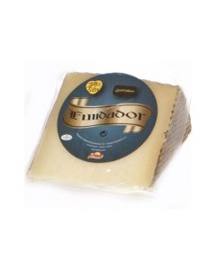 Aged Viejo Sheep's Milk Cheese 'El Fundador' by Ilbesa